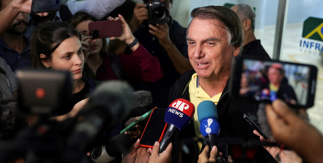 Bolsonaro Revel Que Su Esposa Podr A Ser Candidata A Presidenta En