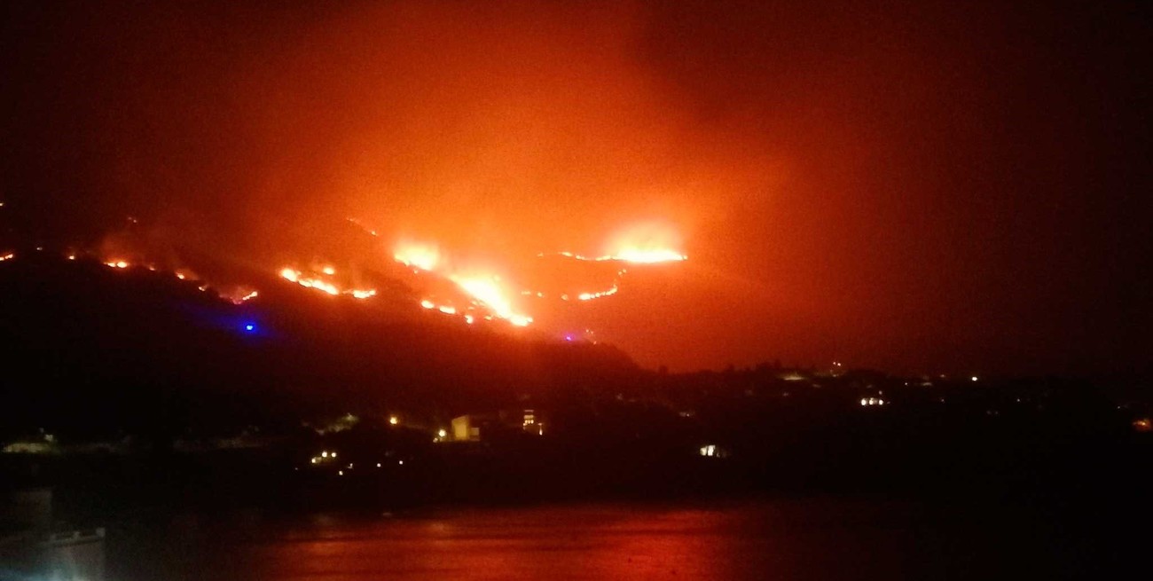 Video impactante incendio en la frontera entre España y Francia El