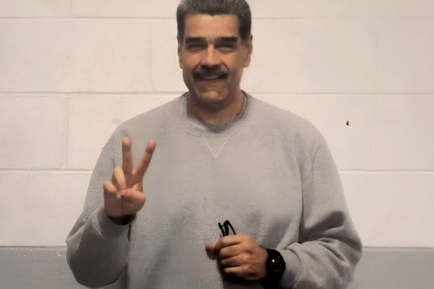 Maduro, desde su celda en Nueva York, compartió un mensaje de amor y esperanza, agradeciendo a sus seguidores y mostrando su apoyo a Cilia Flores, también detenida en el complejo penitenciario, mientras enfrentan un juicio por narcoterrorismo que podría llevarlos a prisión perpetua.