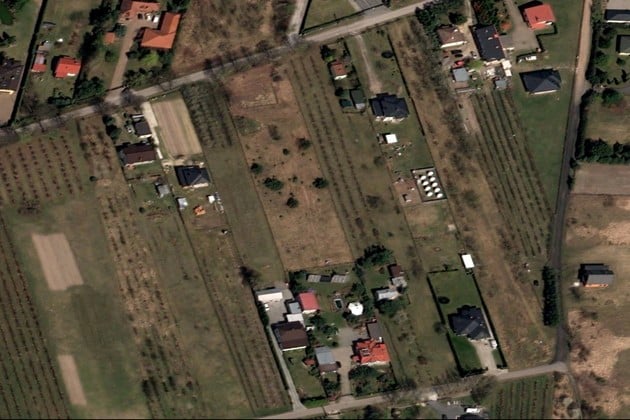 A satellite image taken on April 13, 2026 shows the area of a ground-based Starlink satellite communications station in Wola Krobowska, Poland. The station burned down on September 23, 2026, in what the government suspects was an act of sabotage, according to Polish Deputy Prime Minister Krzysztof Gawkowski. Pleiades Neo © Airbus DS 2026/Handout via REUTERS. THIS IMAGE HAS BEEN SUPVIDED BY A THIRD PARTY. MANDATORY CREDIT.
