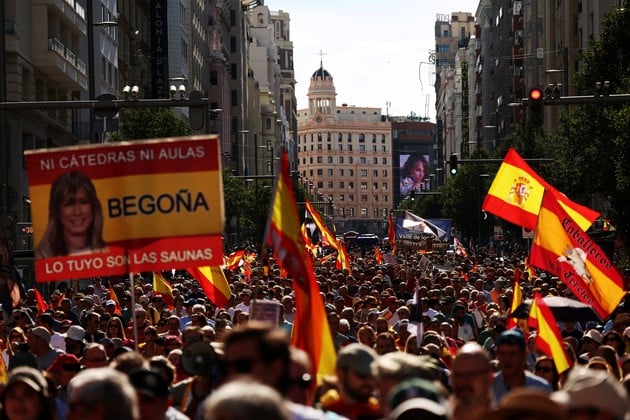 Manifestación en Madrid contra el Gobierno de Sánchez: reclaman elecciones y medidas para Ceuta