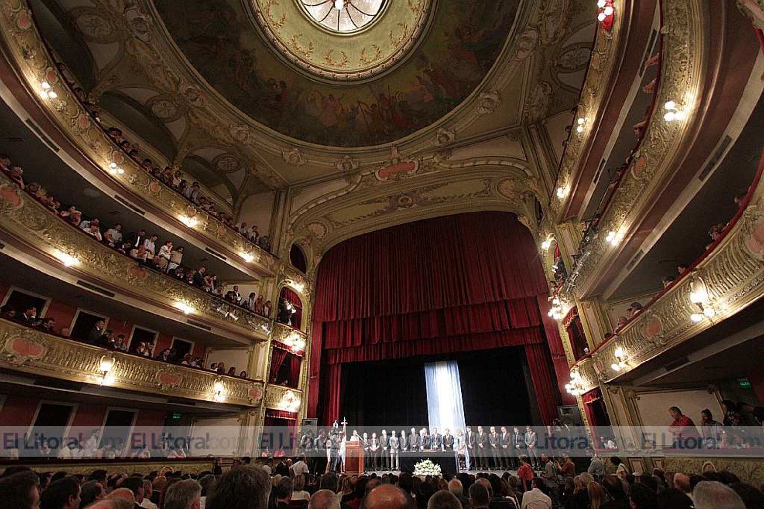 Jura de Ministros en Teatro municipal