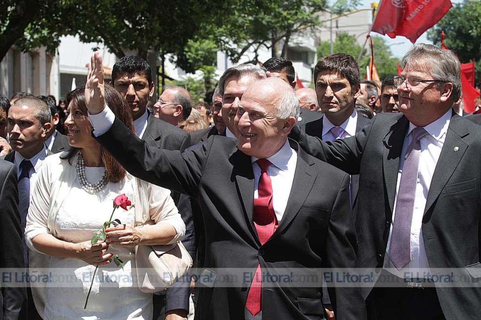 Caminata entre Legislatura y Casa de Gobierno