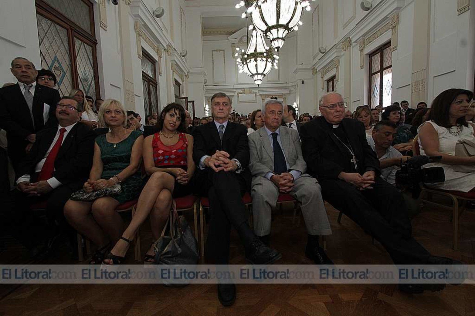 Traspaso de atributos en Salón Blanco Casa de Gobierno