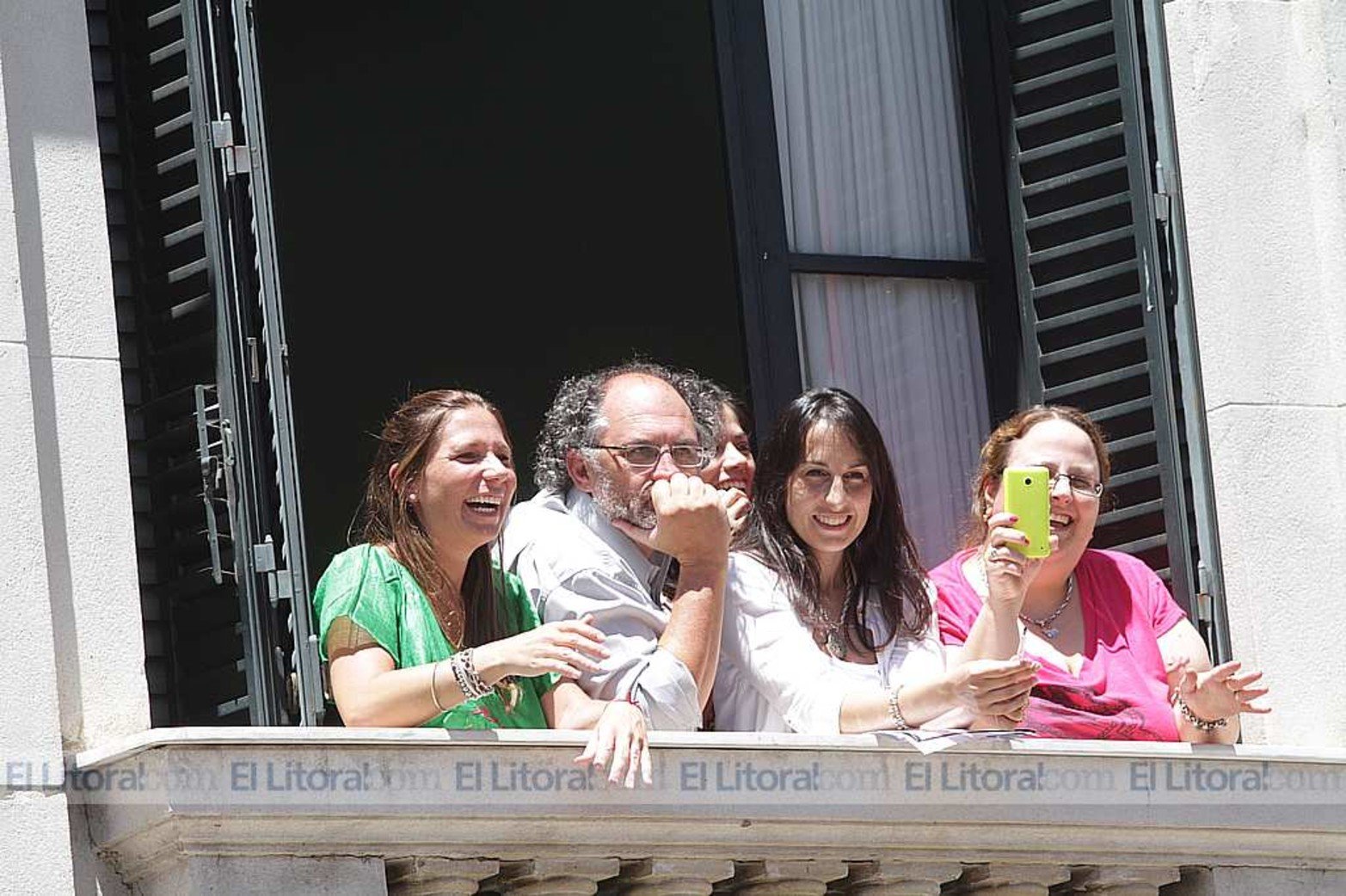 Caminata entre Legislatura y Casa de Gobierno