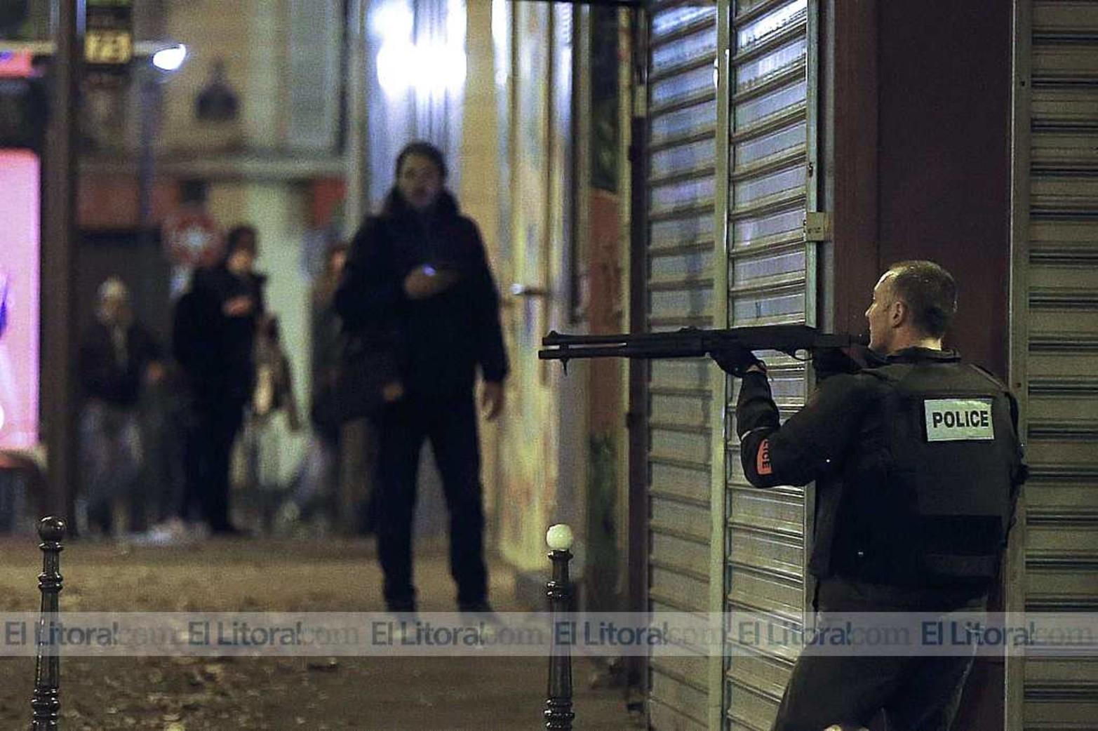 Operativo especial en las calles de París.