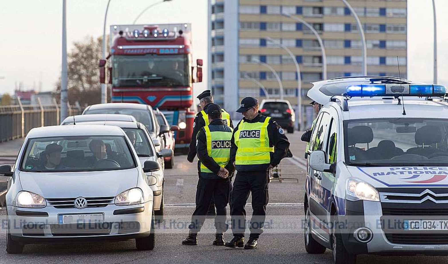 Continuaba el operativo en la mañana de París