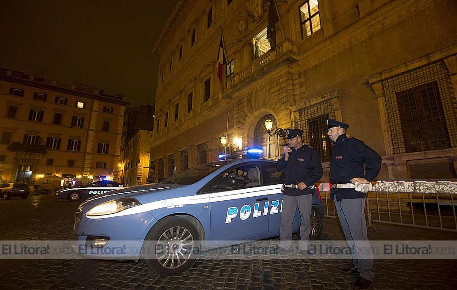 Operativo especial en las calles de París.