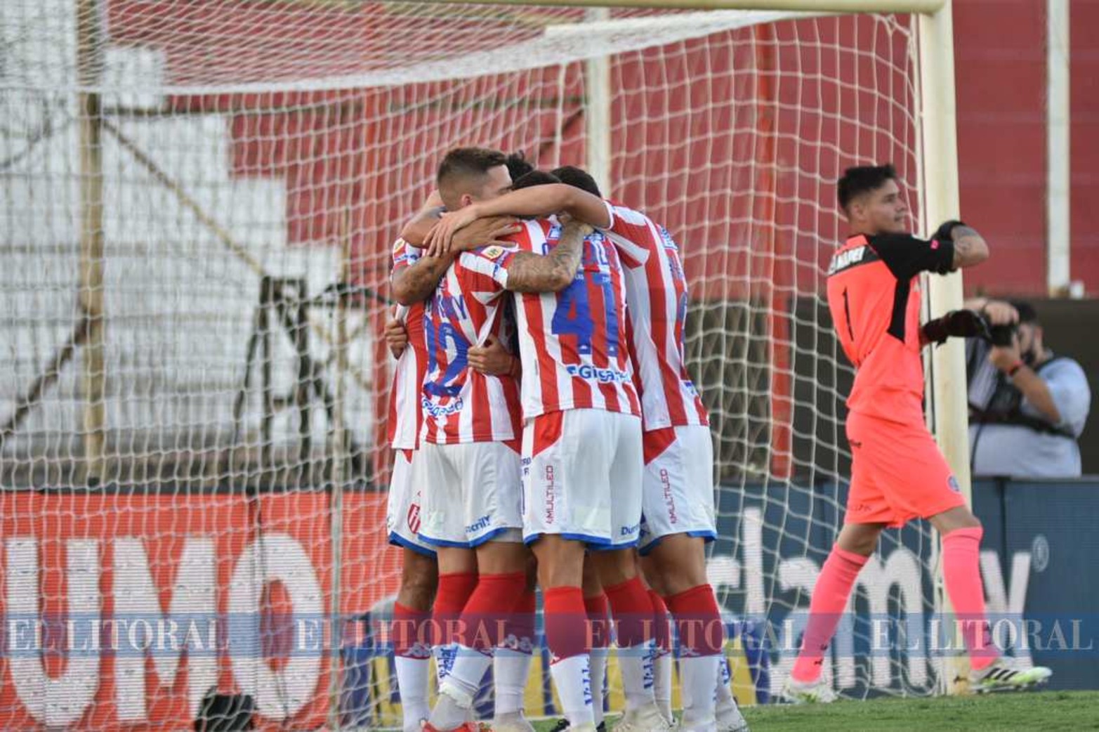 Unión y Lanús por la zona complementaria jugaron por la Copa Diego Maradona.