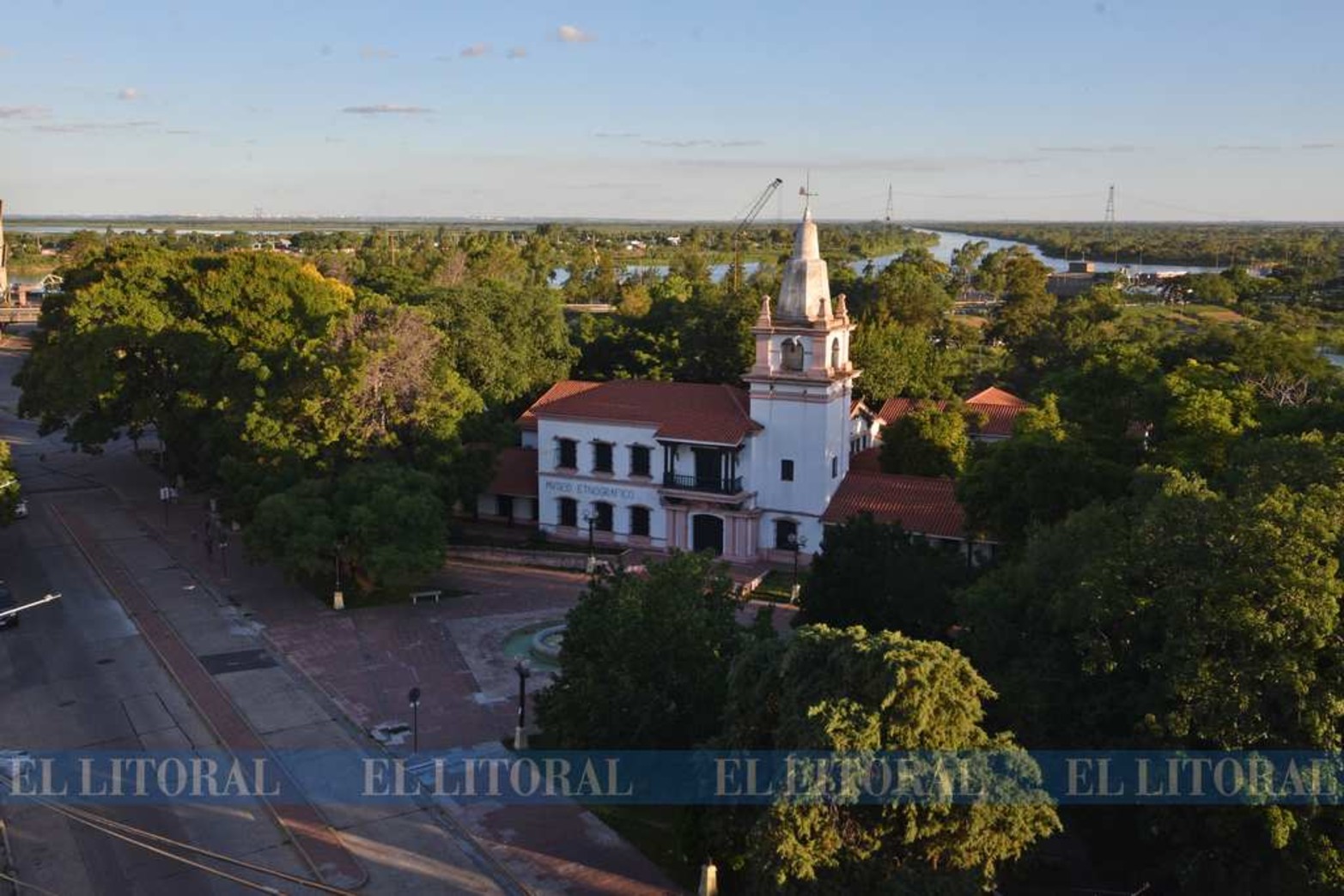 Cómo era la Plaza de Mayo a mediados del 1600, el cuadro de la Virgen que "sudó", la incógnita por el número de la habitación donde se alojó Jorge Bergoglio en el Colegio Inmaculada. Una recorrida por el casco histórico y la Manzana Jesuítica que desanda a una capital llena de misterios.