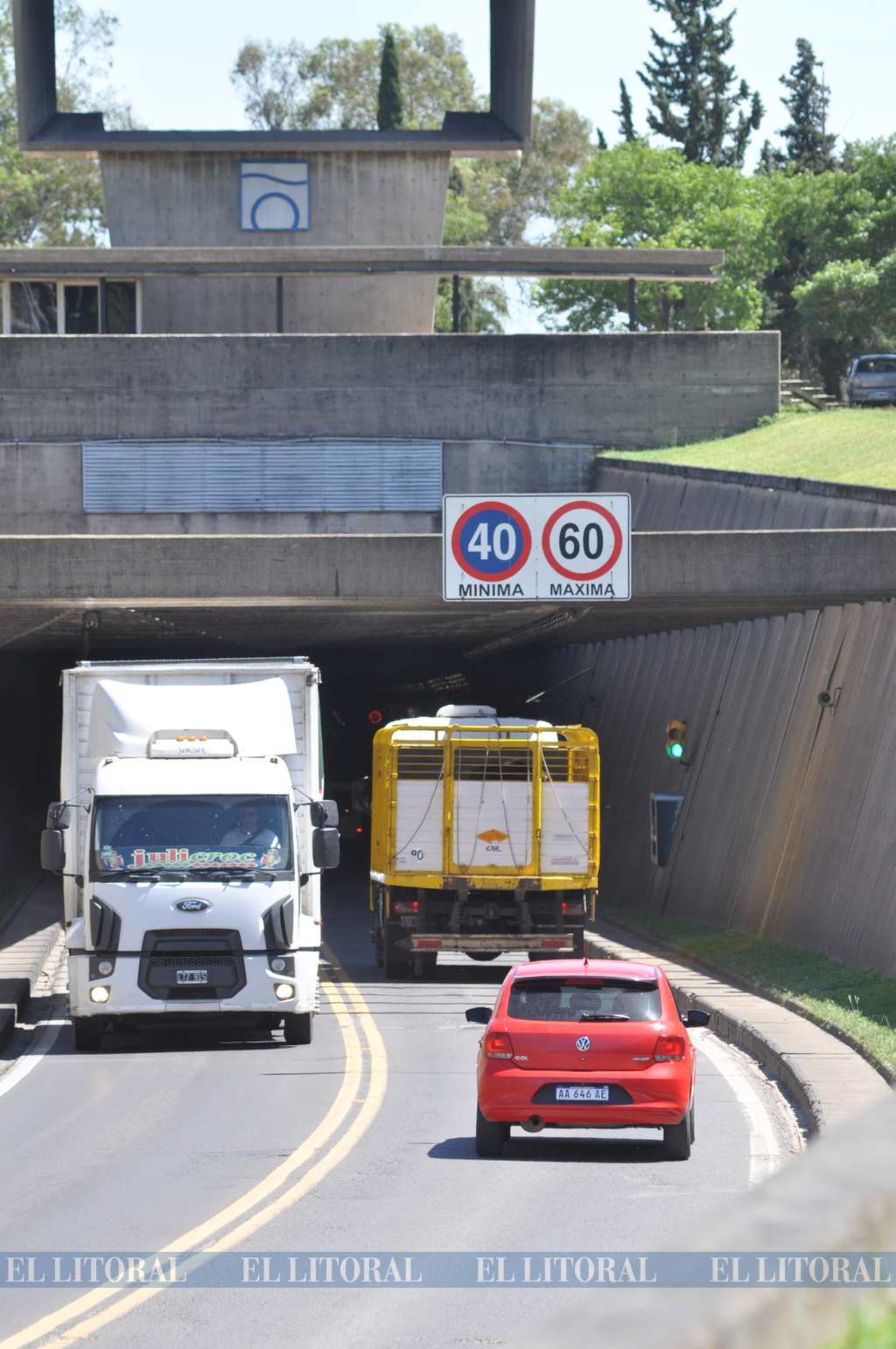 Pasan mas de 12 mil autos por día