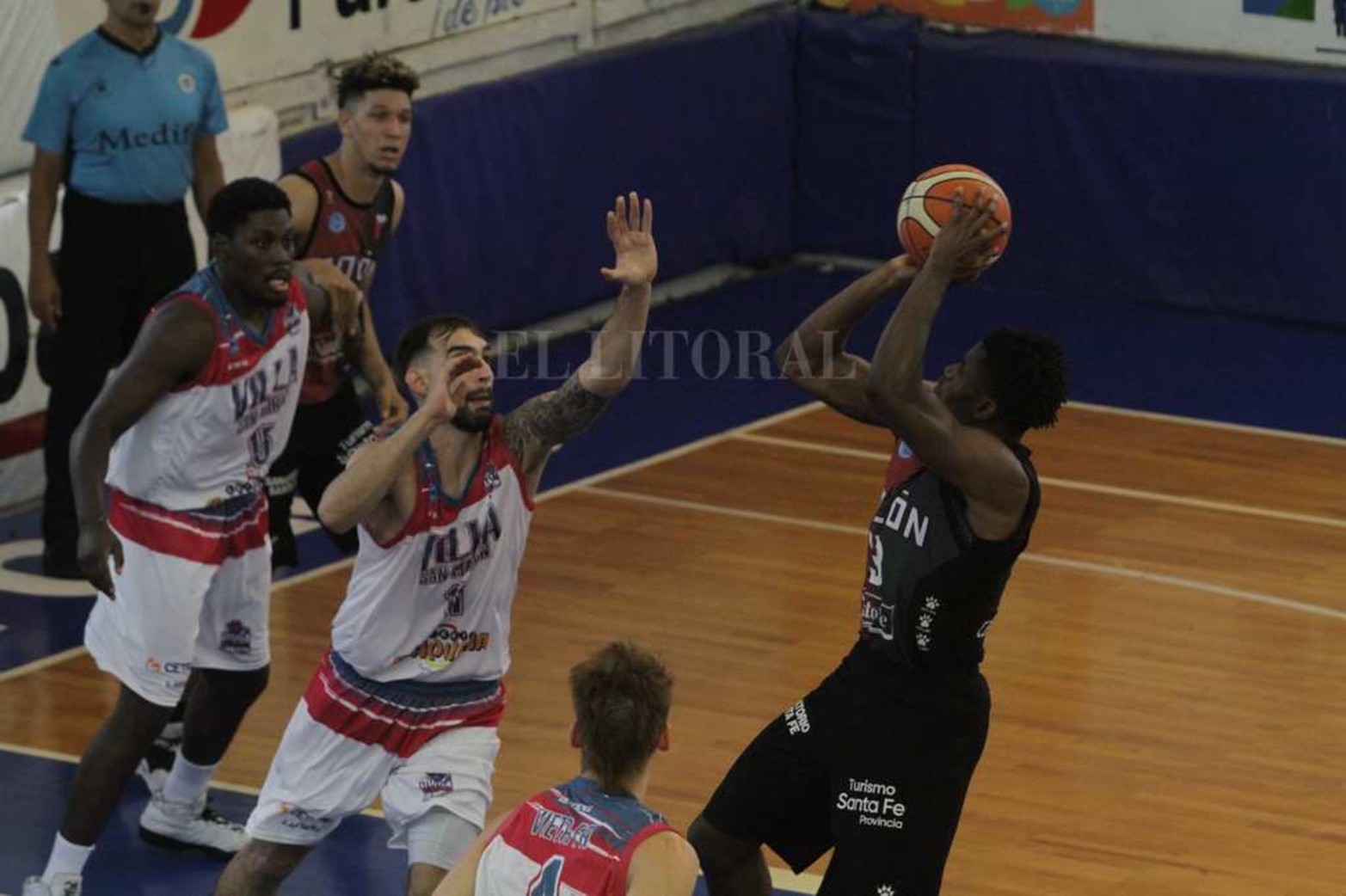 Colón perdió 70 a 61. En la segunda fecha de la tercera edición del sistema de burbujas que implementó el básquetbol argentino. La sede es en Paraná.