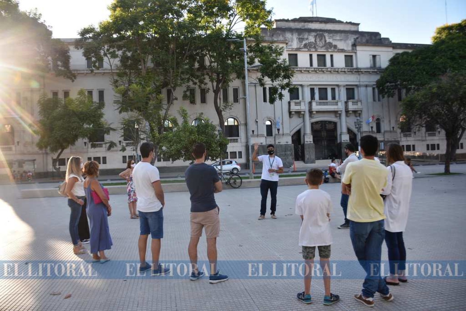 Cómo era la Plaza de Mayo a mediados del 1600, el cuadro de la Virgen que "sudó", la incógnita por el número de la habitación donde se alojó Jorge Bergoglio en el Colegio Inmaculada. Una recorrida por el casco histórico y la Manzana Jesuítica que desanda a una capital llena de misterios.