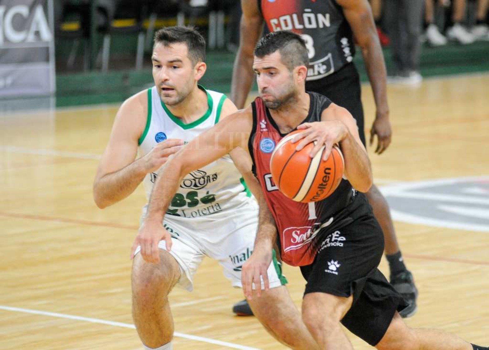 Colón, que participa en la segunda categoría del básquetbol Argentino, está jugando en Rosario en forma de burbuja junto a seis equipos mas.