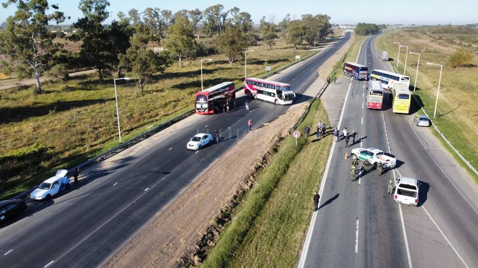 Desde el drone de diario El Litoral así está el corte.