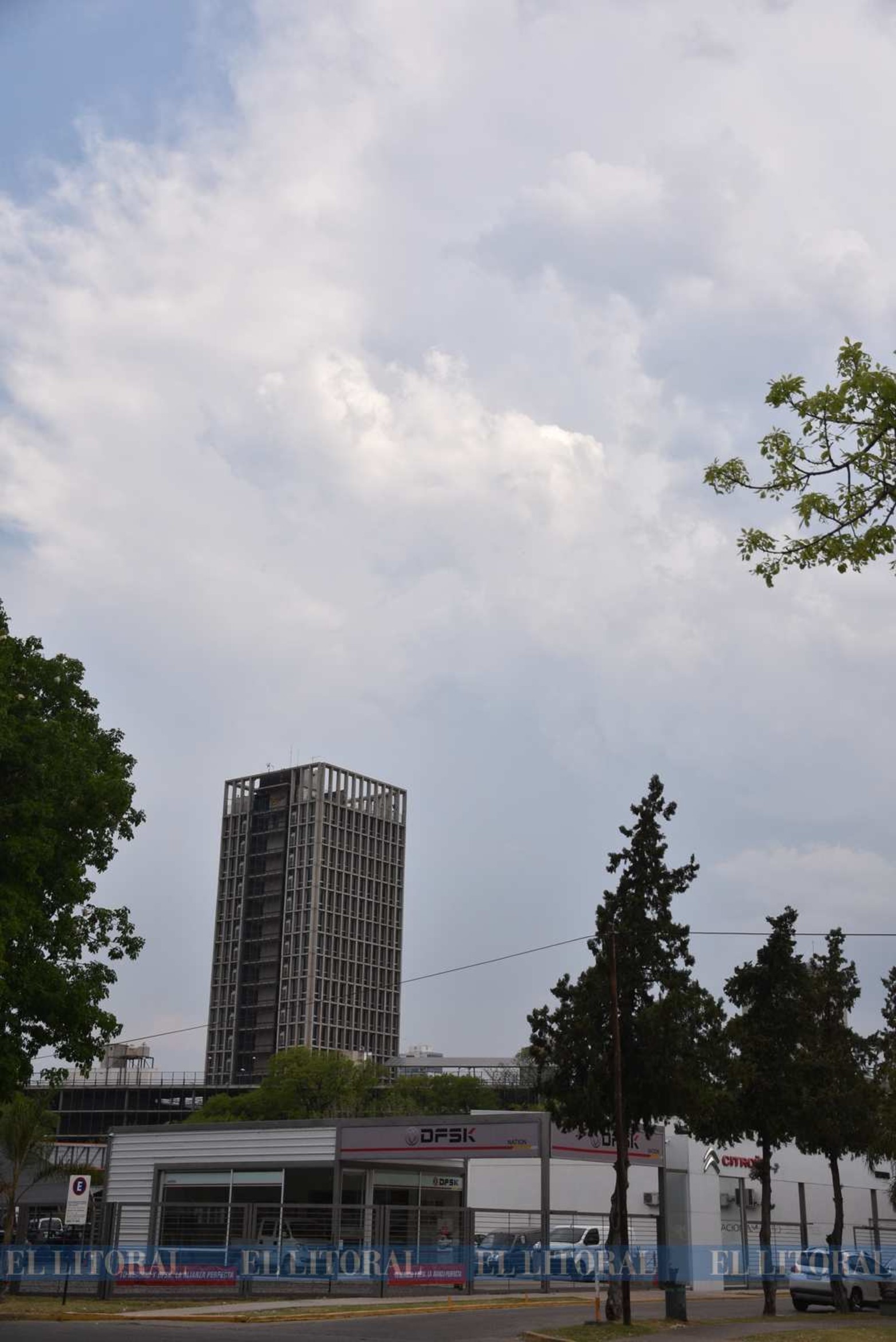 El frente de tormenta de ayer a la tarde. La escasez de agua de lluvia viene desde mayo de este año.