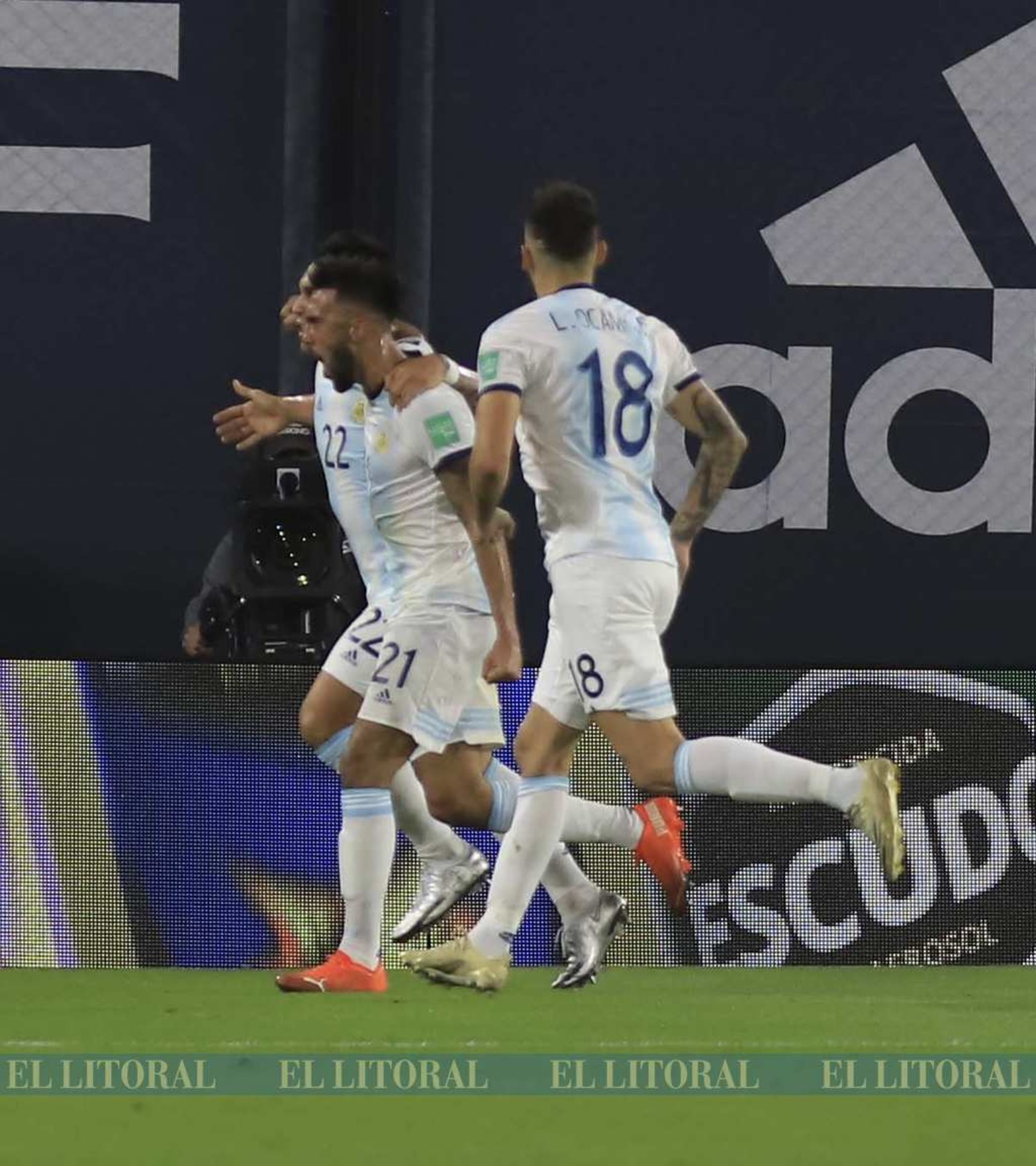 El festejo de Nicolás González en el empate. Eliminatoria, tercera fecha, Mundial Qatar 2022.