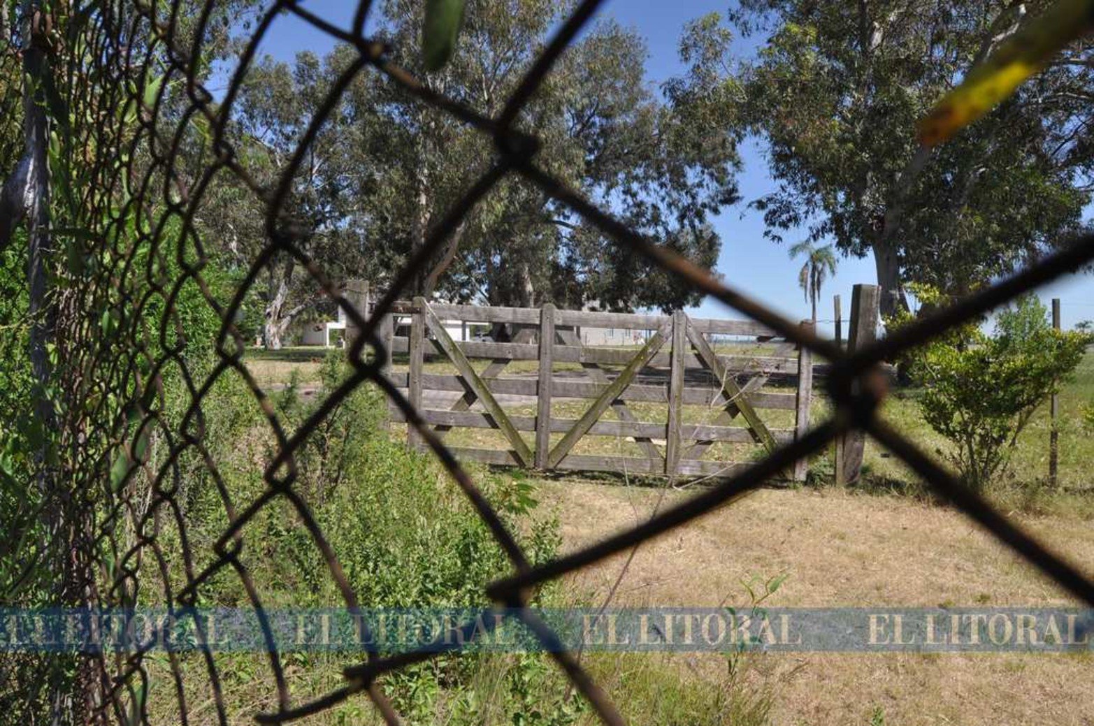 Acceso a una vivienda que está sobre el túnel y viola la seguridad del mismo