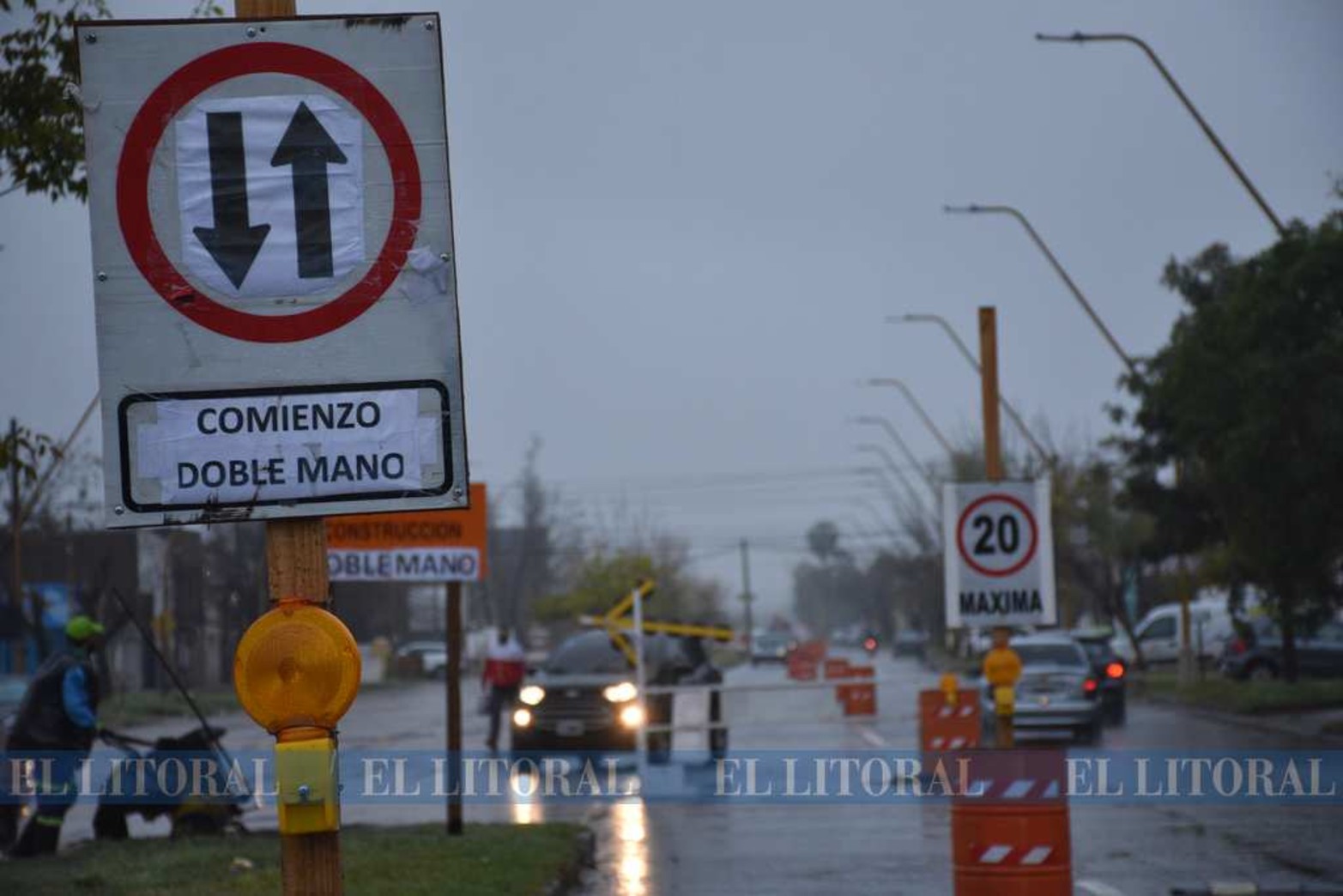 El desagüe mas largo de la ciudad. Los cinco kilómetros que recorre el desagüe Espora aliviará la vida y la salud de los santafesinos cuando la obra este terminada. En avenida Peñaloza y Risso es el extremo este.