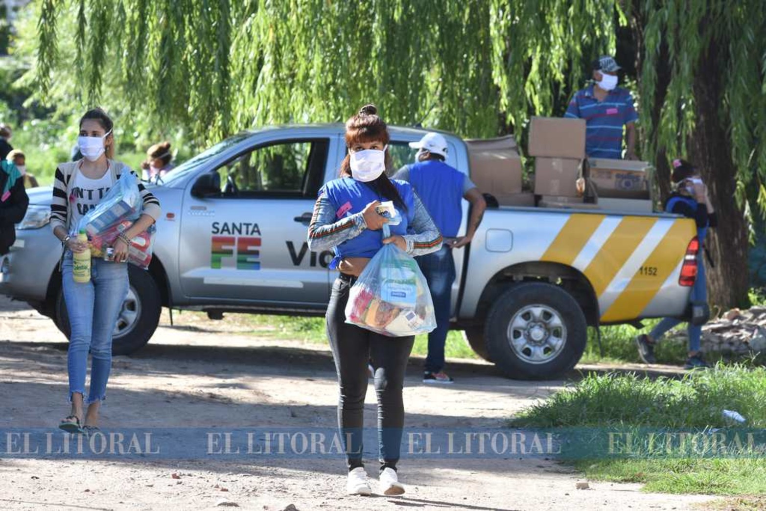 El Ejercito y el Ministerio de Desarrollo Social de la provincia entregó bolsones de comida y lavandina