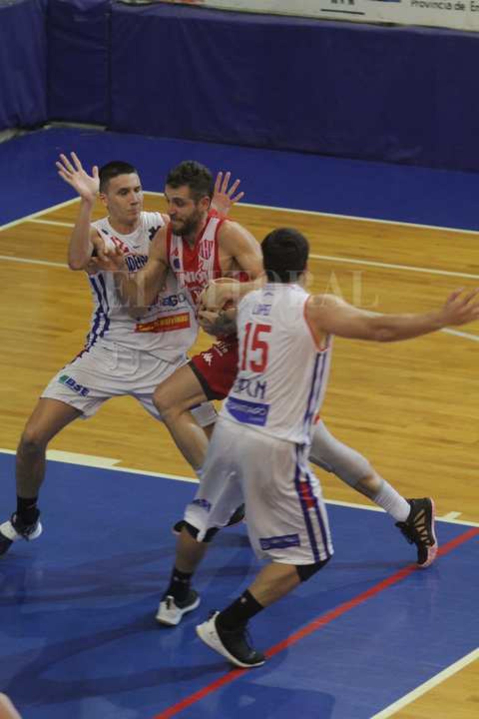 Por la segunda jornada de la Conferencia Norte disputada en la cancha de Echagüe en la ciudad de Paraná, Unión derrotó a Independiente 81 a 66 y volvió a ganar luego de haber perdido en la primera fecha.