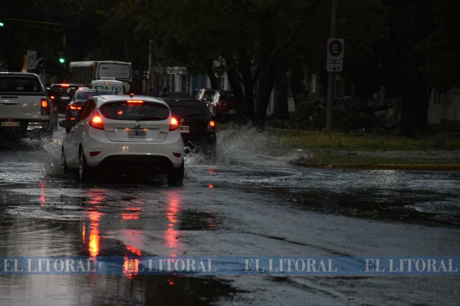 El frente de tormenta de ayer a la tarde. La escasez de agua de lluvia viene desde mayo de este año.