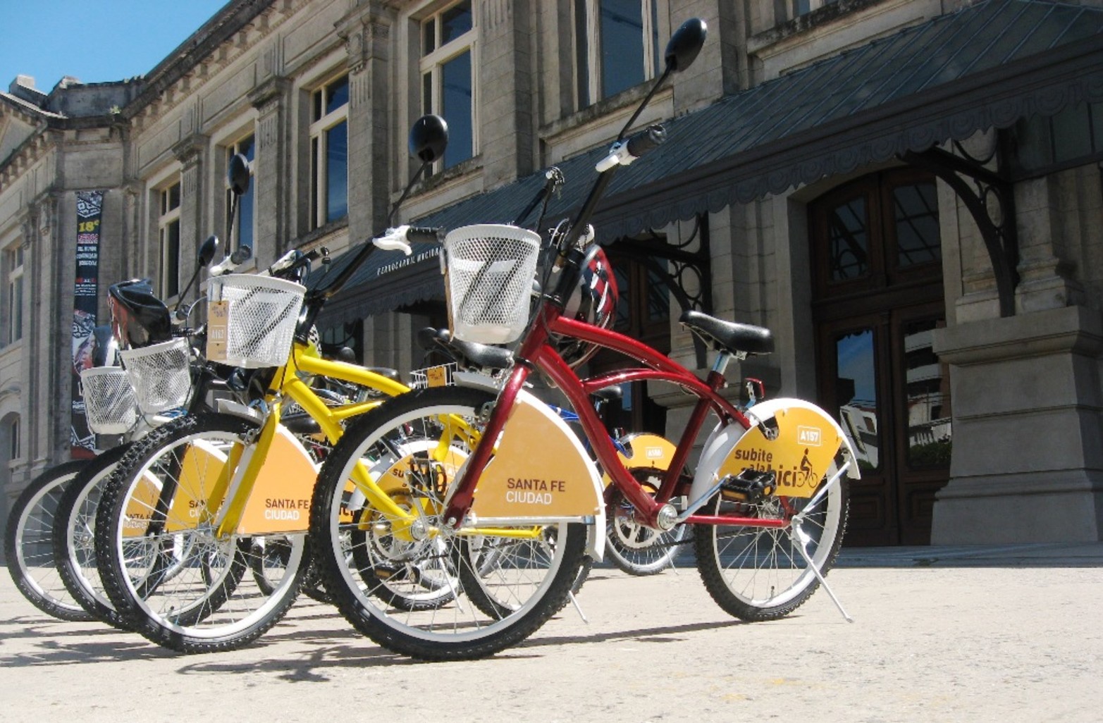 Octubre de 2010, fueron presentadas las bicicletas para los niños.