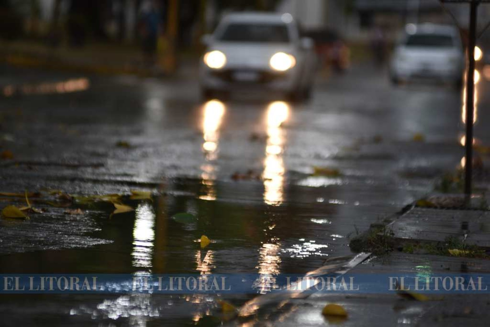 El frente de tormenta de ayer a la tarde. La escasez de agua de lluvia viene desde mayo de este año.