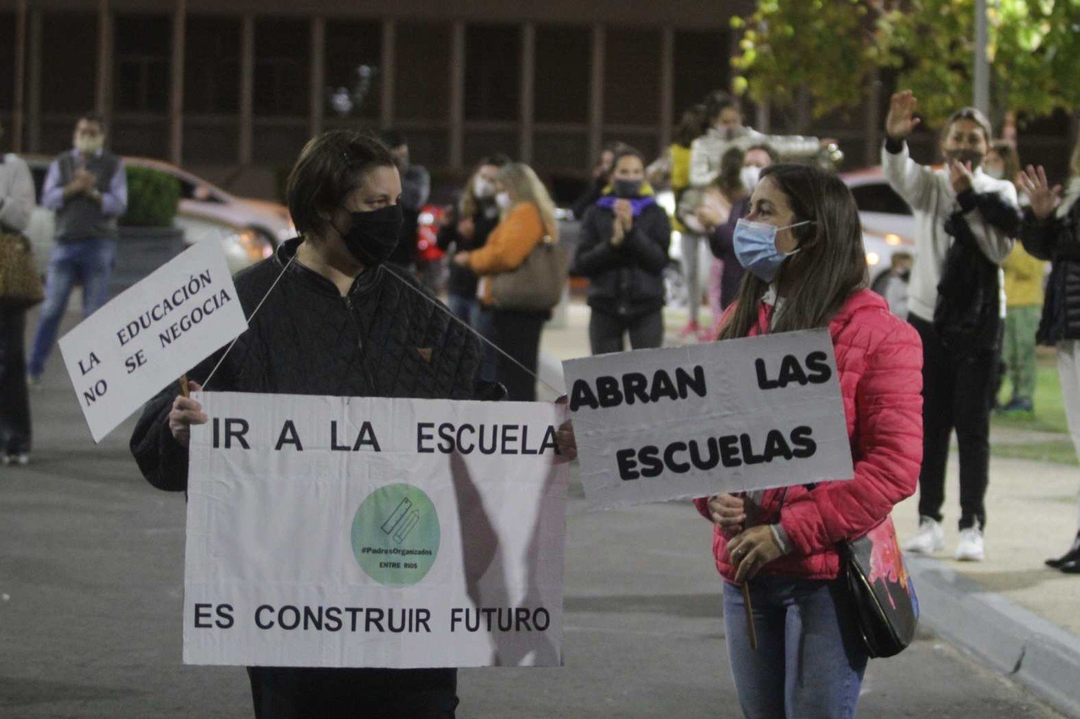 La sorpresiva medida de solo cerrar la educación por una semana llevó a que en apenas cuatro días se realicen dos movilizaciones.