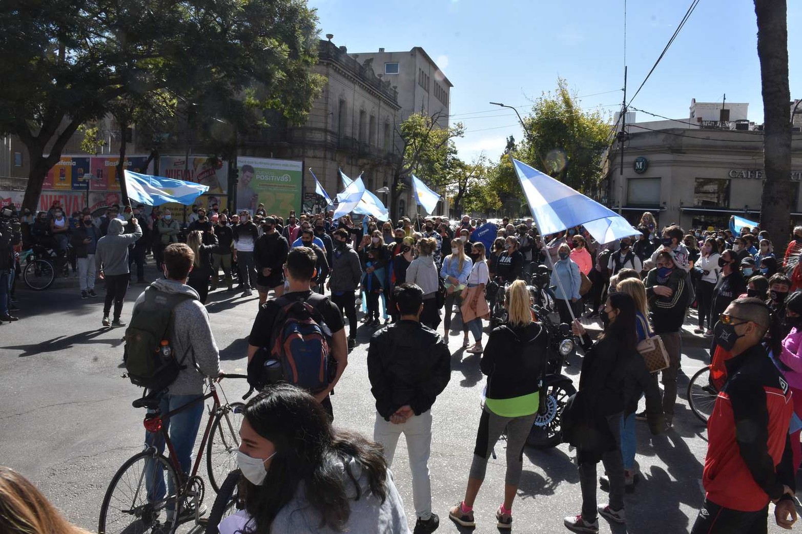 Los dueños de gimnasios piden poder abrir. Argumentan que  son parte de la solución y que hacer actividad física es salud.