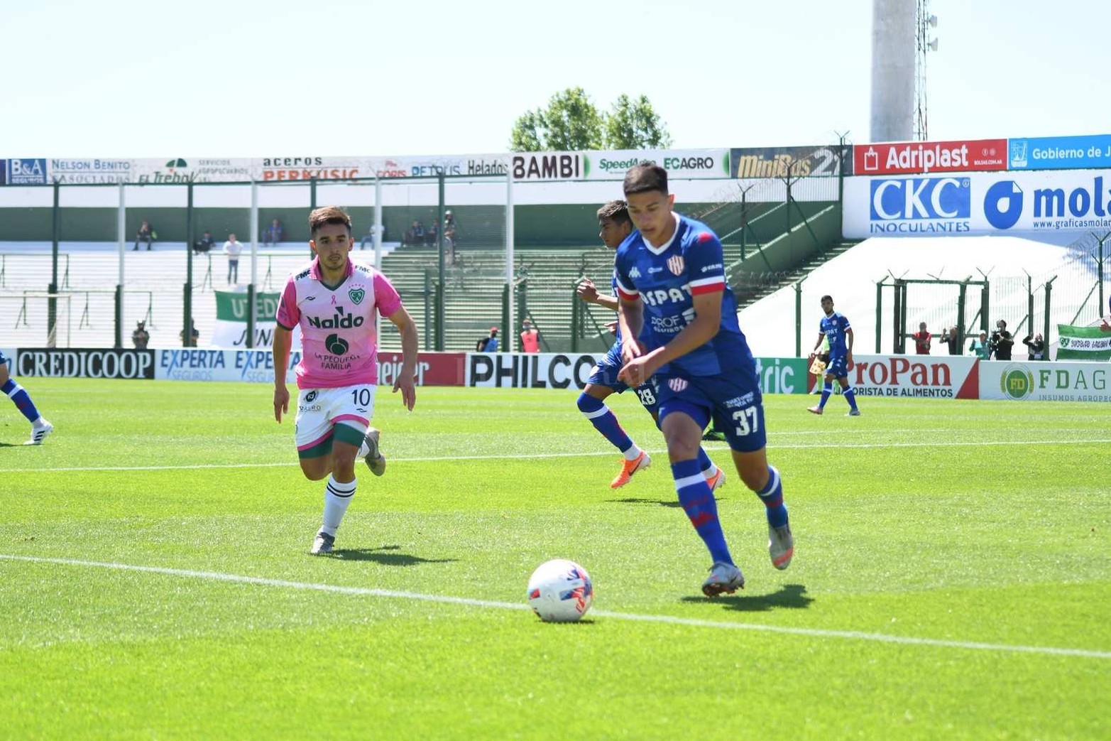 Unión ganó 4 a 3 a Sarmiento de Junín y sigue sumando puntos y soñando con entrar a la copa Sudamericana.