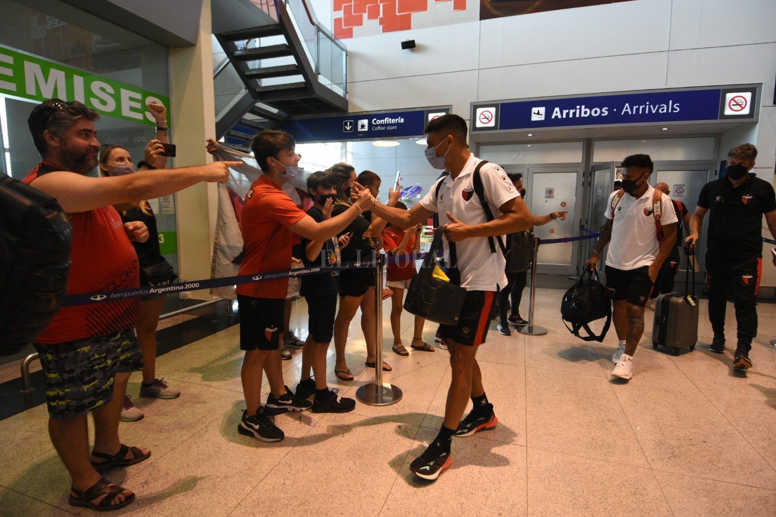 Colón arribó a Santiago del Estero para disputar la final del Trofeo de Campeones. Los sabaleros se alojan en Termas de Río Hondo.