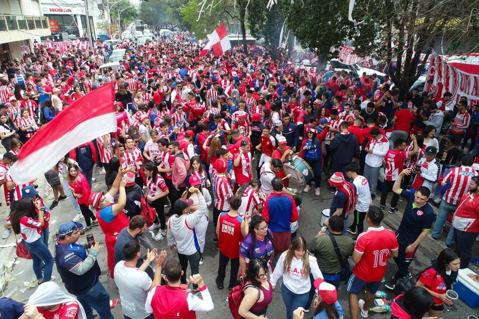 Desde la cámara del drone de El Litoral, así fue el regreso de los hinchas de Unión en la fecha 15 del torneo que enfrentó a Platense.