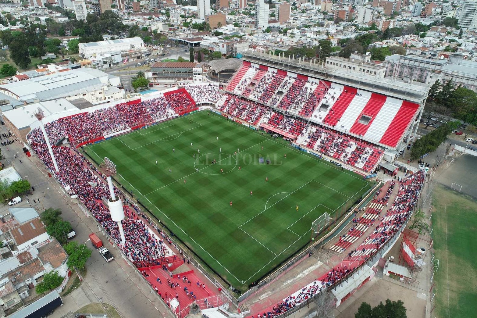 Desde la cámara del drone de El Litoral, así fue el regreso de los hinchas de Unión en la fecha 15 del torneo que enfrentó a Platense.