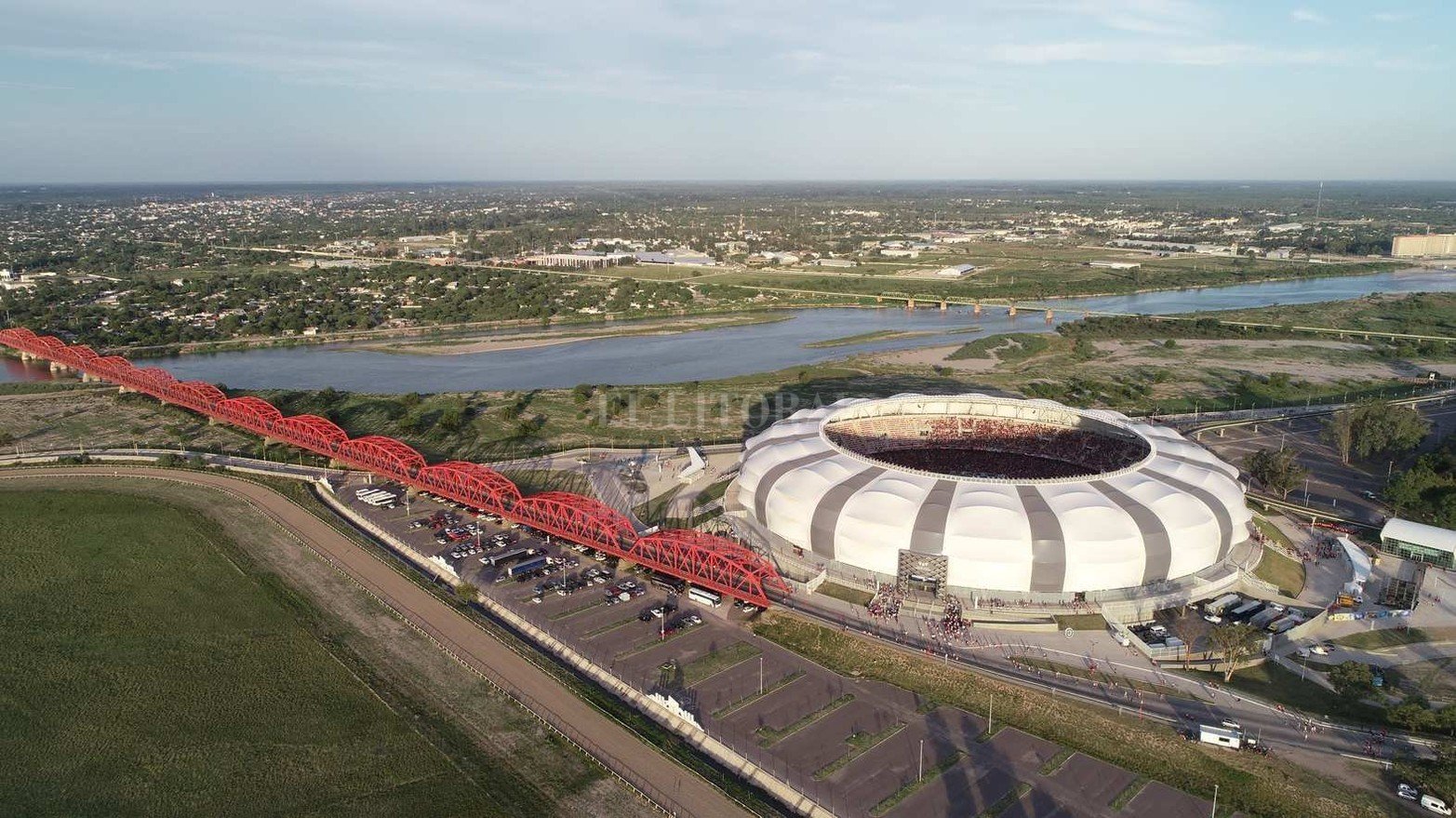 Los hinchas de Colón hacen historia viviendo otra final. Esta vez por el Trofeo de Campeón en Santiago del Estero.