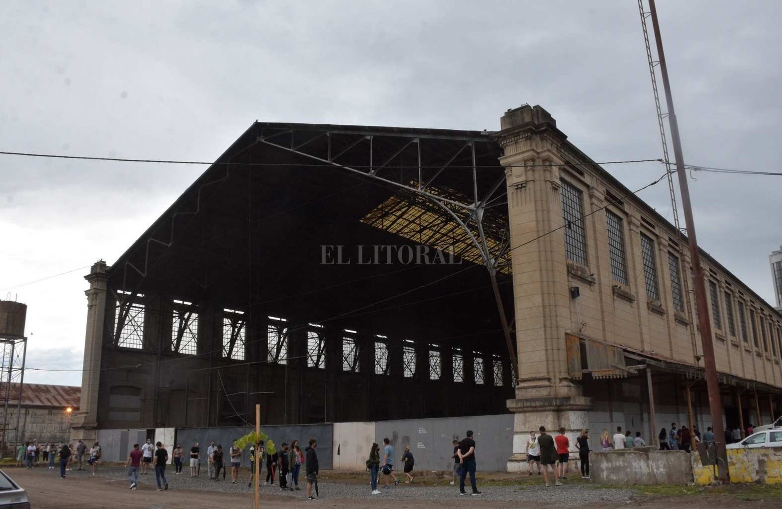 La demanda para testearse en la ciudad de Santa Fe continúa siendo alta y a pesar de las malas condiciones del tiempo, este martes se reportan largas filas