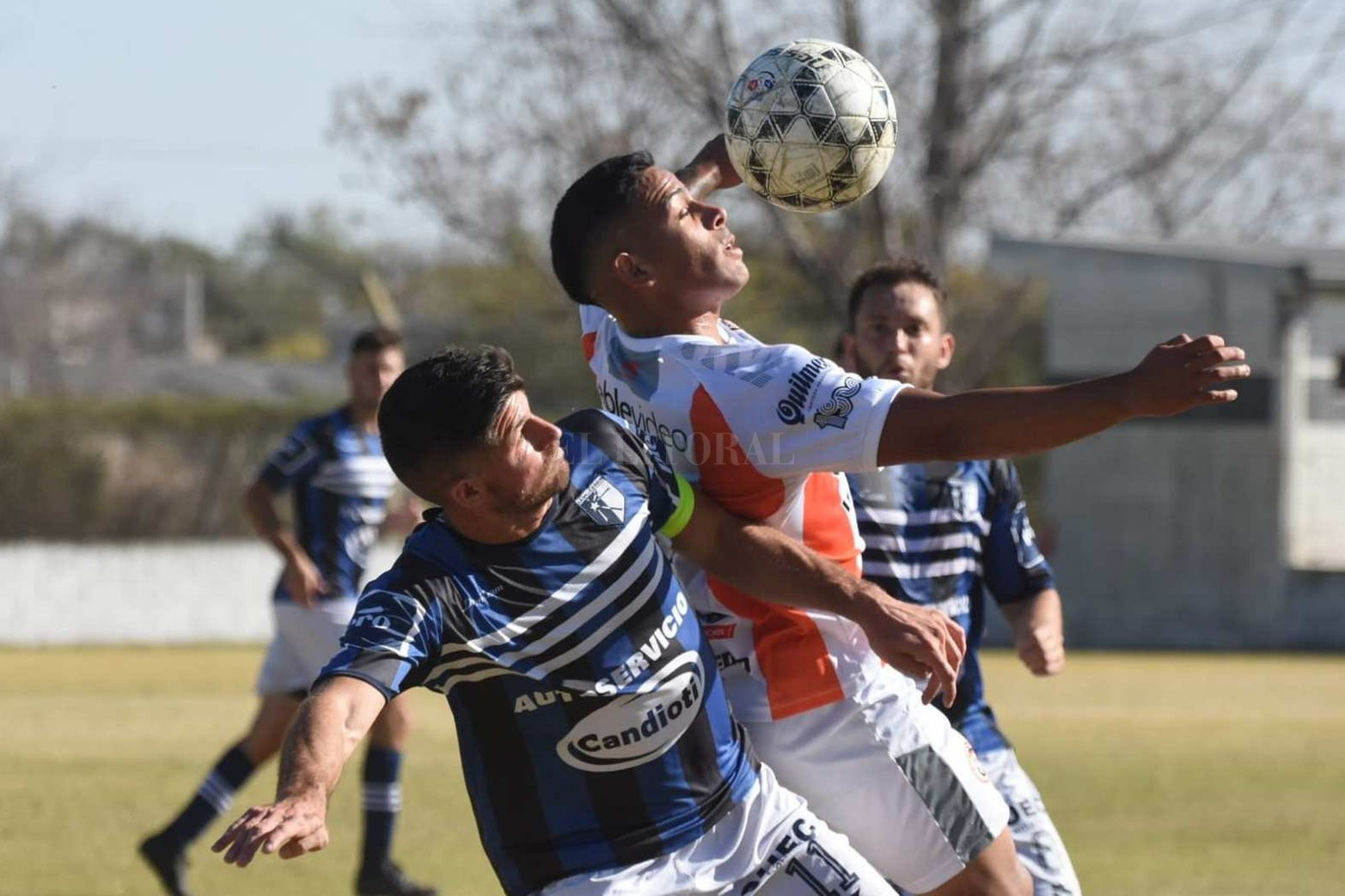 Por la fecha 9, el puntero La Salle visitó a Cosmos.