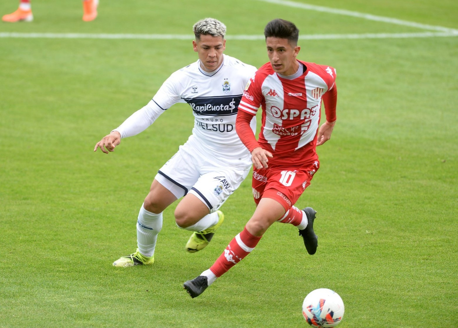 El Tatengue perdió por 1 a 0 contra el Lobo de La Plata y continúa con la racha negativa en la Liga Profesional de Fútbol.