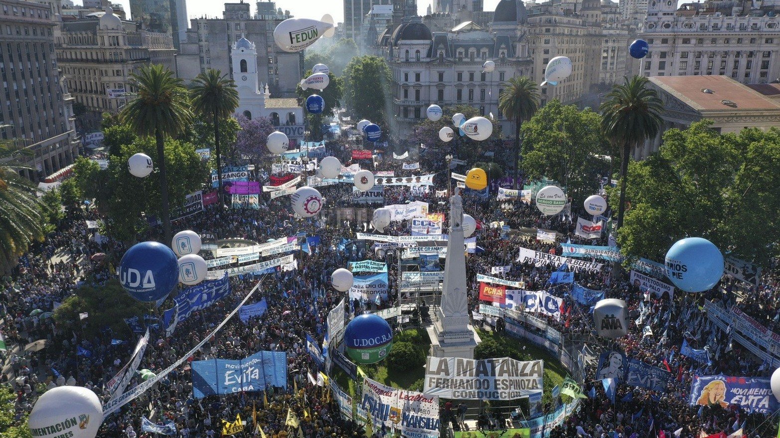 El presidente Alberto Fernández fue el único disertante en el acto por el Día de la Militancia que se realizó hoy en Plaza de Mayo.