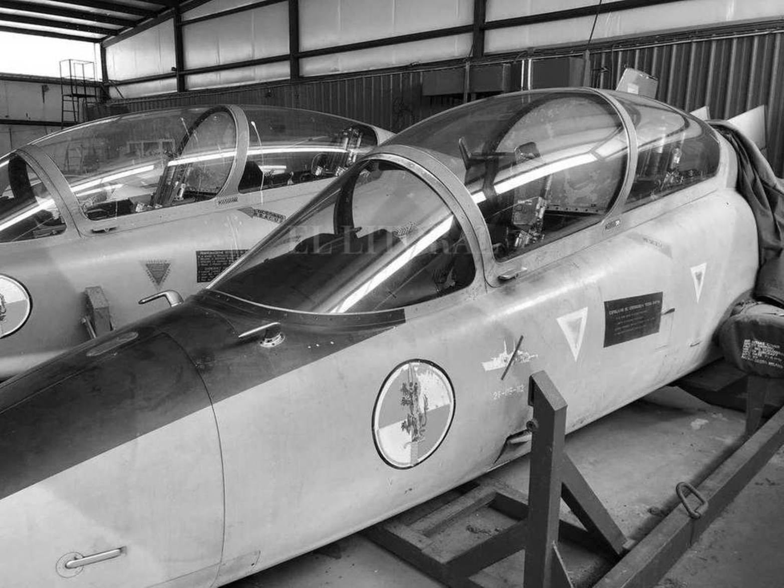 El sunchalense Owen Guillermo Crippa manipuló el Jet Caza Aermacchi MB 339 protagonizó una de las misiones más espectaculares durante la guerra de Malvinas está a punto de ser recuperado y repatriado desde EE. UU para su restauración y exhibición en el Museo de la Aviación Naval de Bahía Blanca.