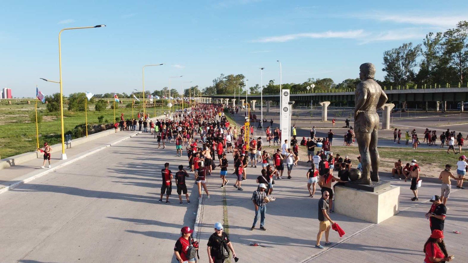 Los hinchas de Colón hacen historia viviendo otra final. Esta vez por el Trofeo de Campeón en Santiago del Estero.