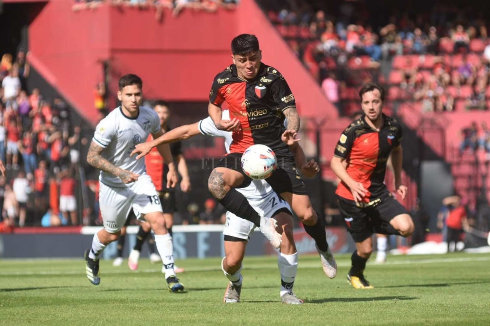 Colón le ganó 1 a 0 a Talleres y lleva siete partidos sin perder en su cancha.