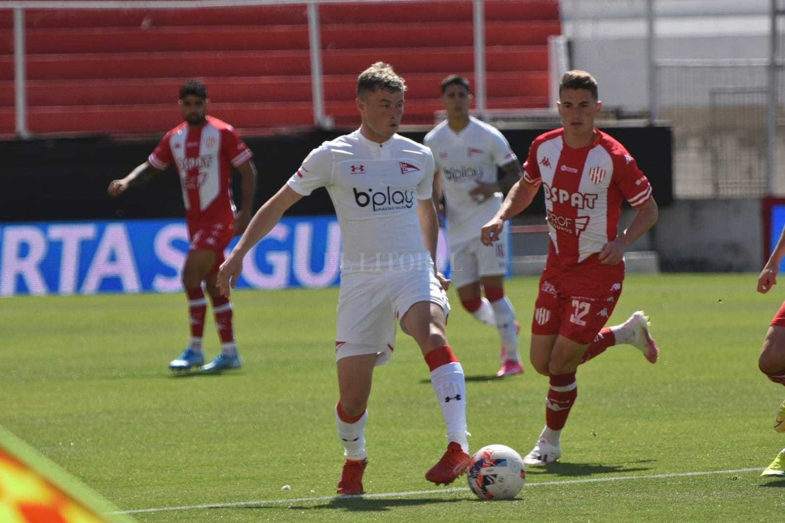 Por una nueva fecha del torneo local el equipo de Azconzábal cayó por 2 a 0 ante el Pincha. Los goles, ambos en el primer tiempo, fueron de Manuel Castro y Gustavo Del Prete.