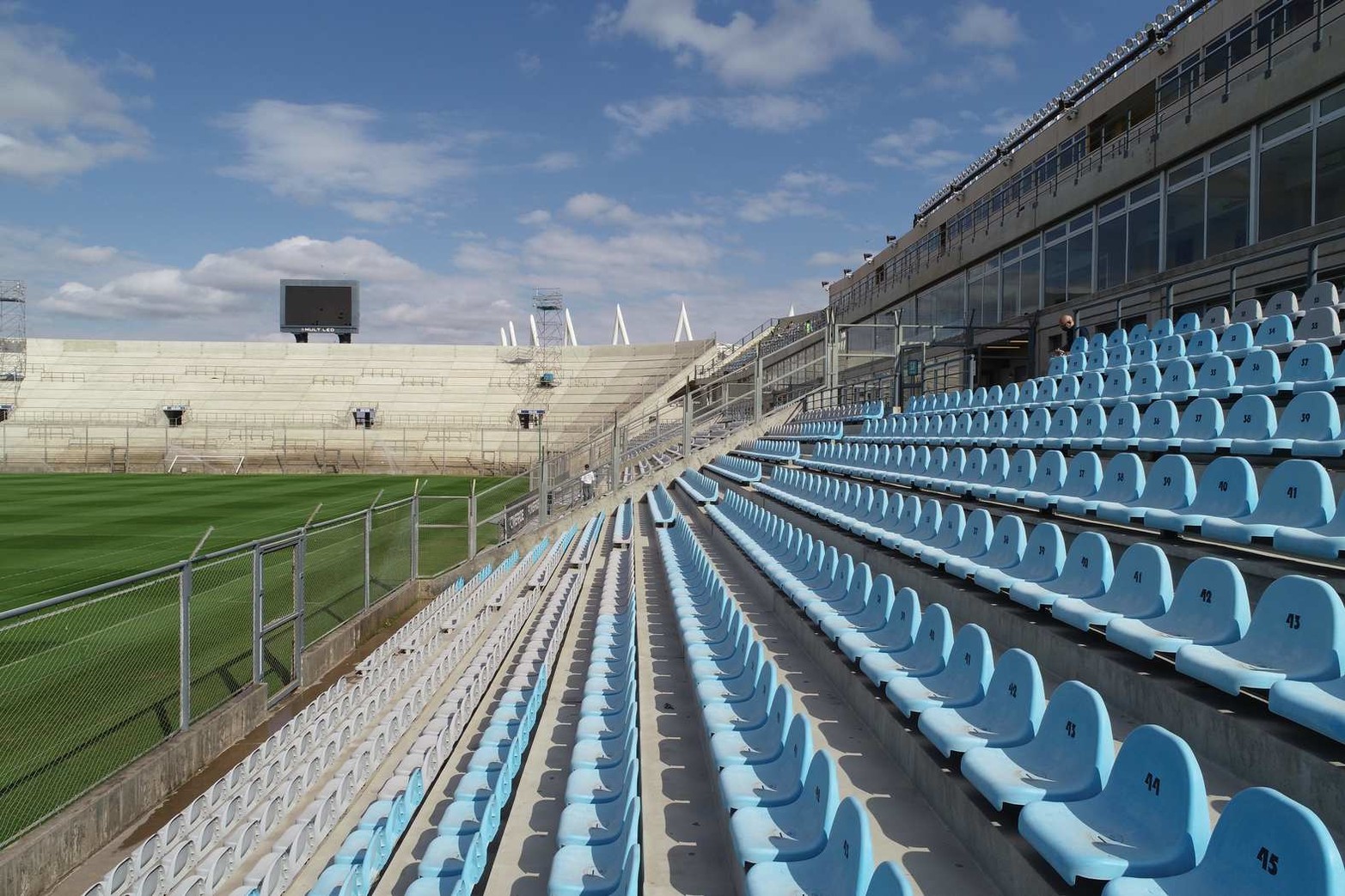 Tiene una capacidad para 25.000 espectadores el Estadio del Bicentenario y fue inaugurado en el 2011 para la Copa América. Diario El Litoral ya está en San Juan para brindar una cobertura única.