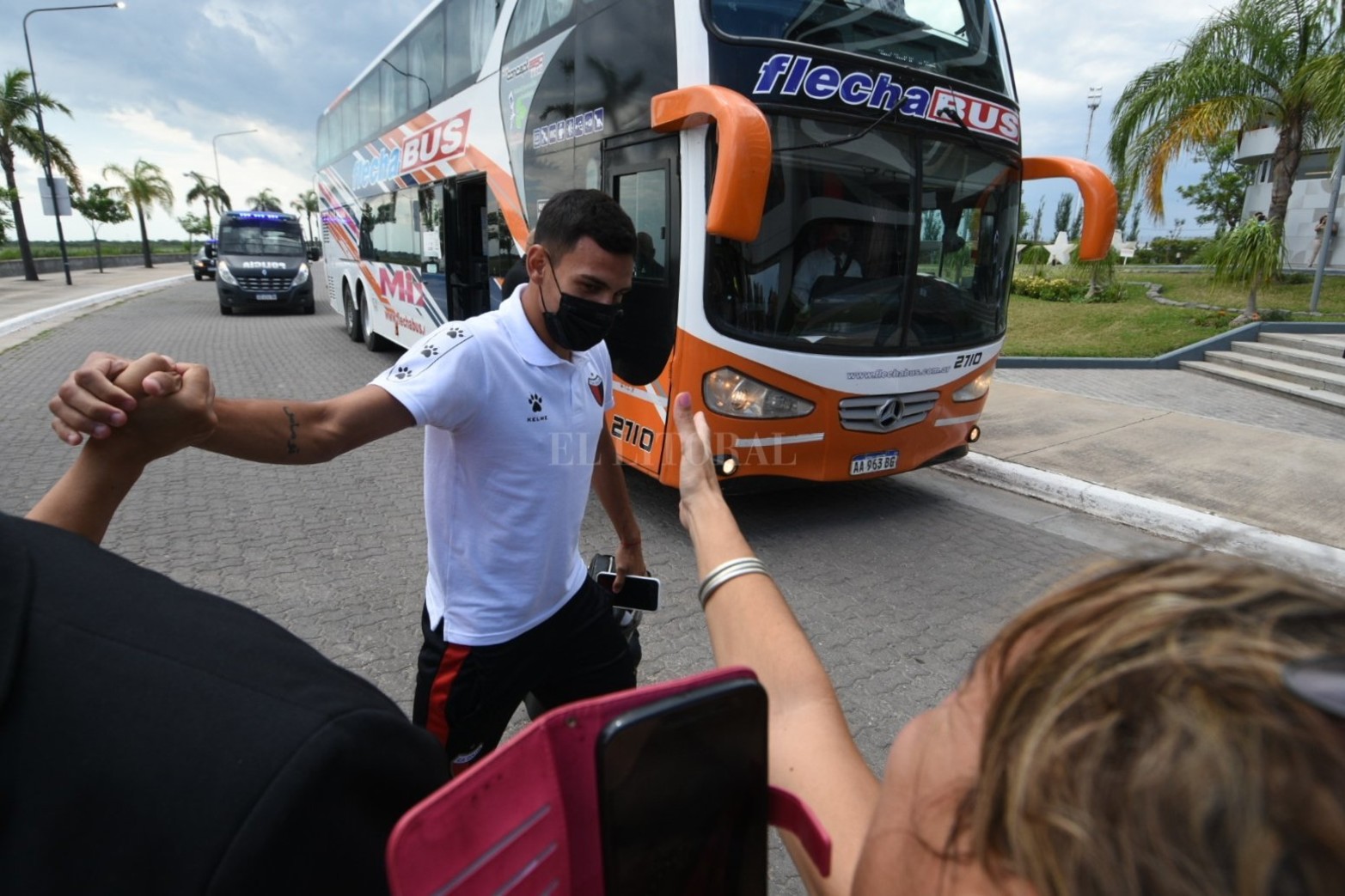 Colón arribó a Santiago del Estero para disputar la final del Trofeo de Campeones. Los sabaleros se alojan en Termas de Río Hondo.