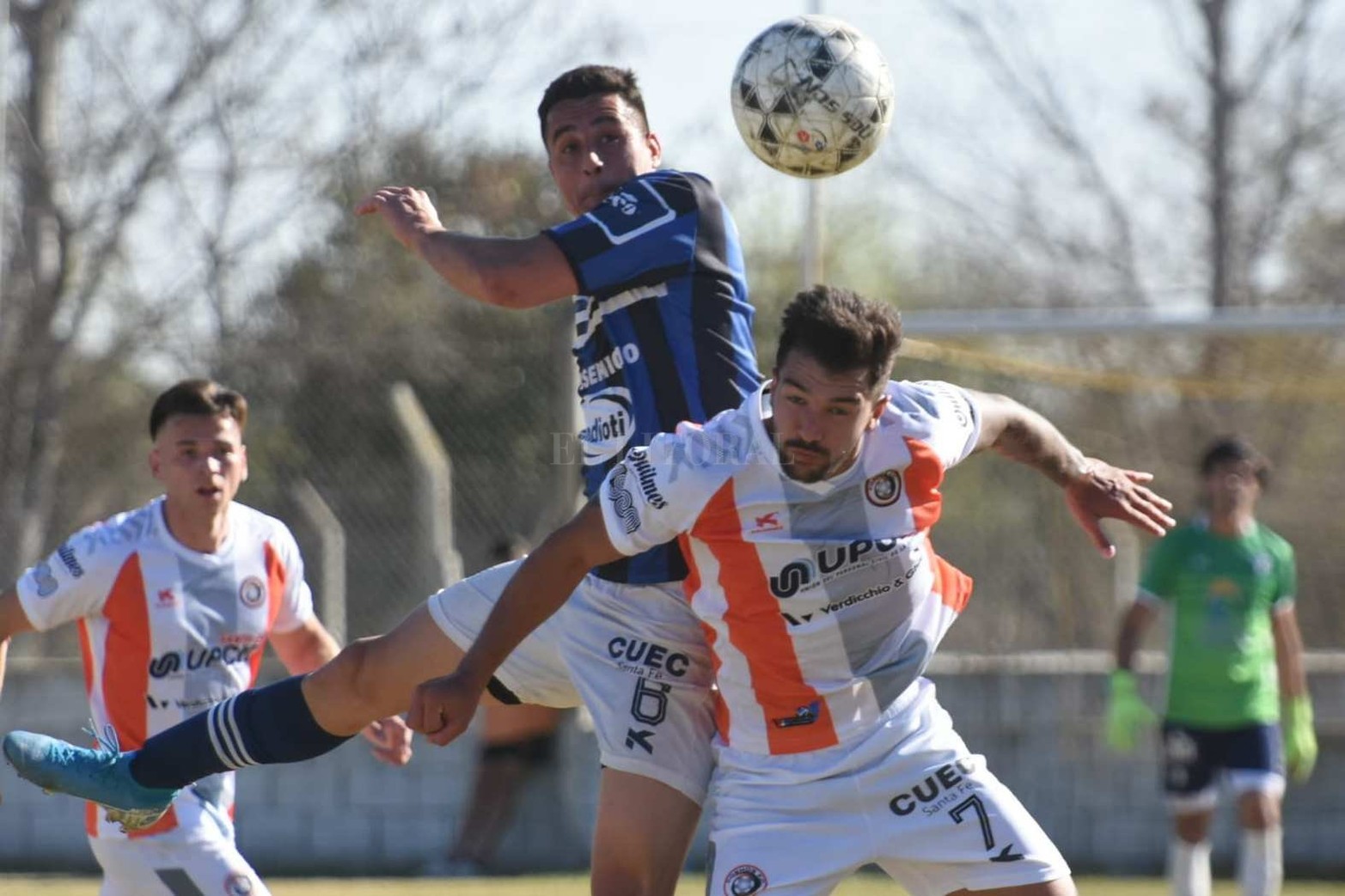 Por la fecha 9, el puntero La Salle visitó a Cosmos.