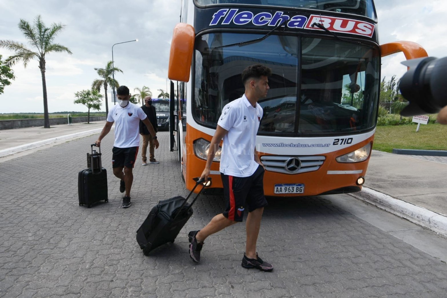 Colón arribó a Santiago del Estero para disputar la final del Trofeo de Campeones. Los sabaleros se alojan en Termas de Río Hondo.