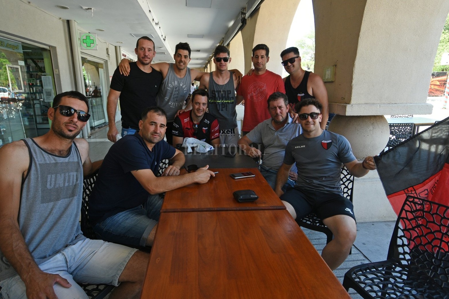 Los hinchas sabaleros ya están en Santiago del Estero acompañando al plantel de Colón que juega el sábado la final del Trofeo de Campeones ante River.