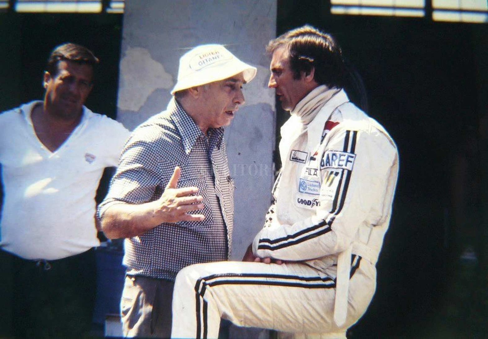 Con Juan Manuel Fangio. El "Chueco" y el "Lole" fueron los máximos exponentes argentinos en la principal categoría del automovilismo deportivo.