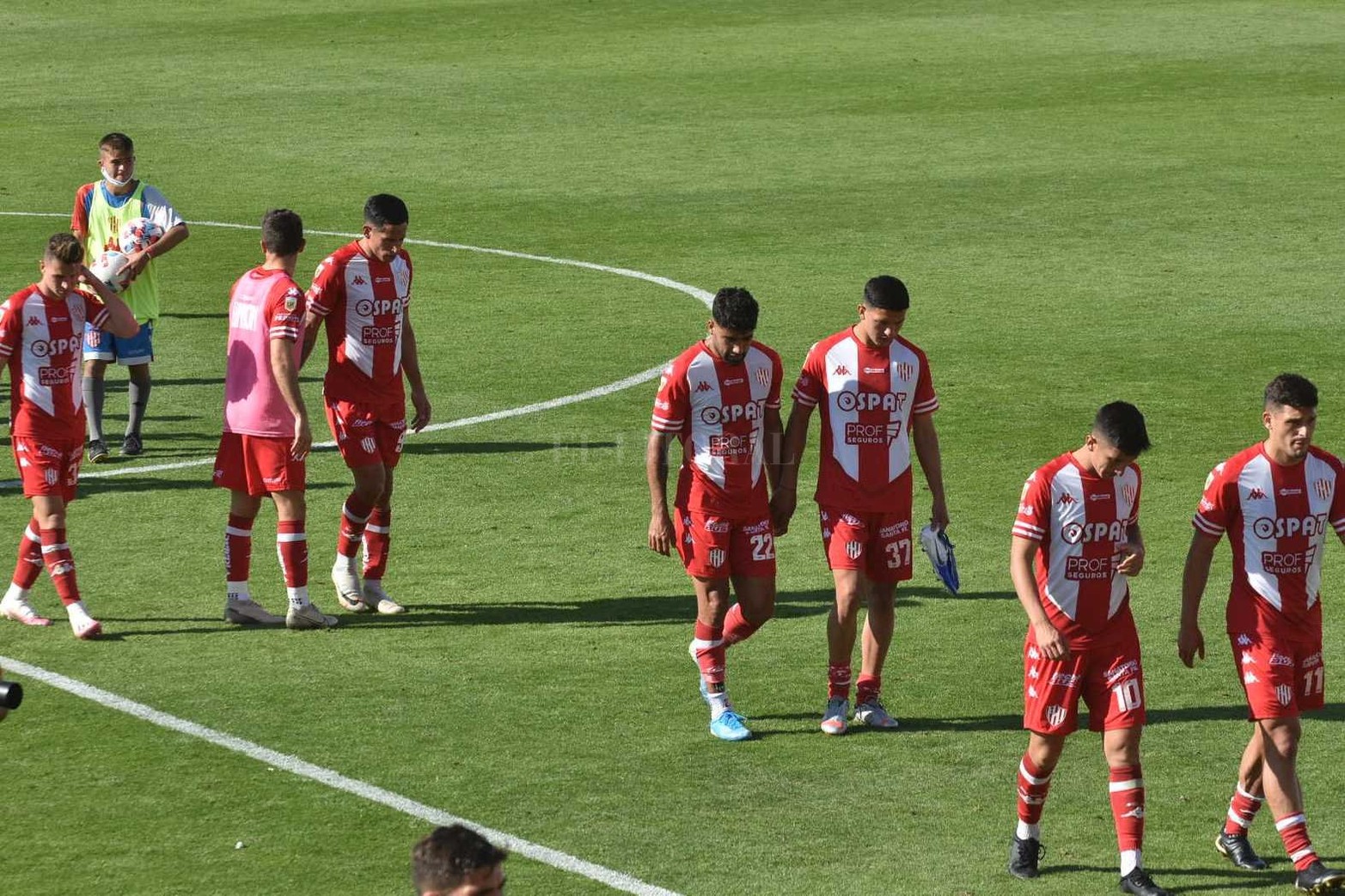 Por una nueva fecha del torneo local el equipo de Azconzábal cayó por 2 a 0 ante el Pincha. Los goles, ambos en el primer tiempo, fueron de Manuel Castro y Gustavo Del Prete.